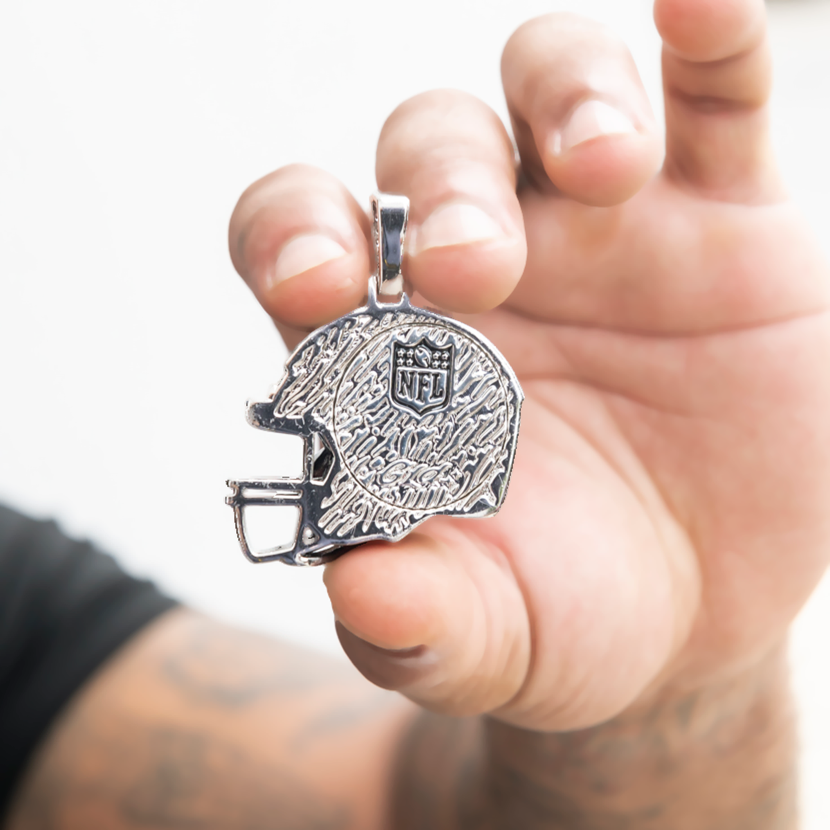2025 Tennessee Titans Team Helmet Pendant - White Gold