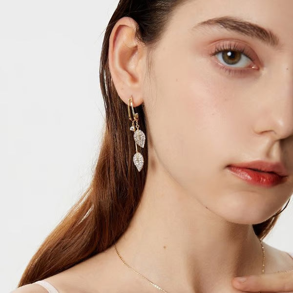 💎 Sparkling Natural Shell Zircon Earrings – Elegant & Lightweight