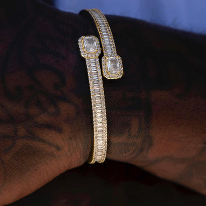 Baguette Clip Bracelet in Yellow Gold